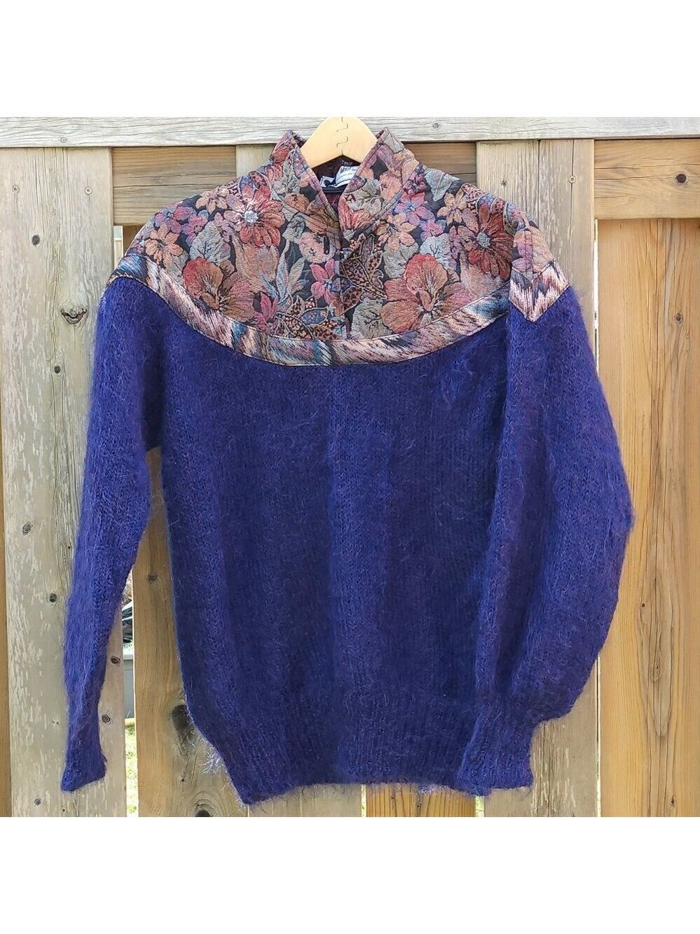 LOVELY UNIQUE WOOF DESIGN Newfoundland Canada Sweater Pullover Size Medium/Large